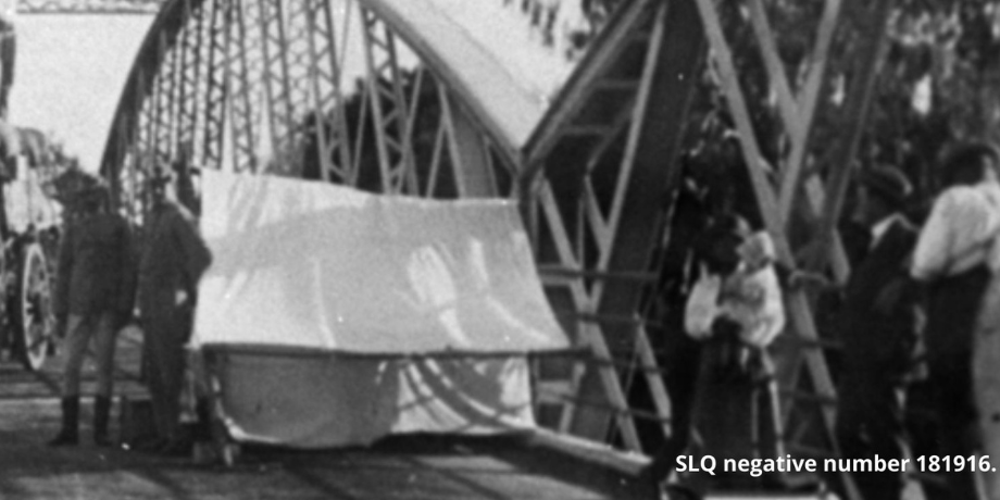 Group of people on the Queensland border bridge walkway